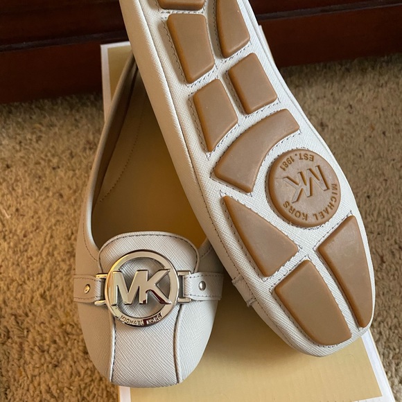 MICHAEL MICHAEL KORS
Fulton Moc Ballerina - Picture 7 of 7